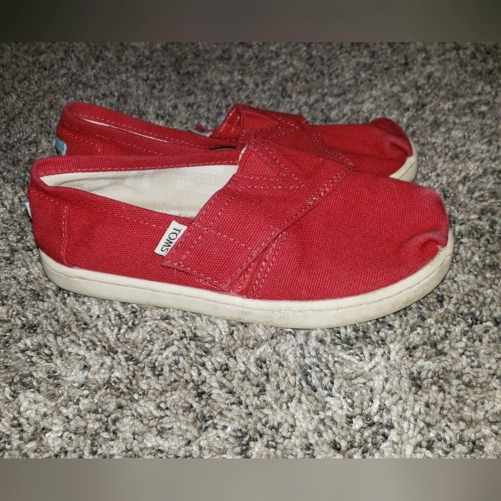 TOMS| Kids Red Canvas Shoes